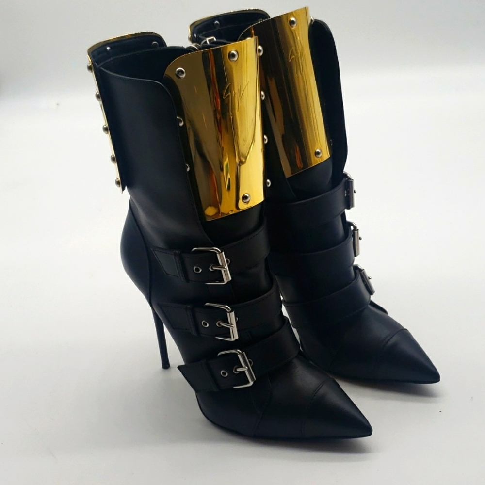 Giuseppe Zanotti size 39 color black leather 100% Authentic I dont sell fake